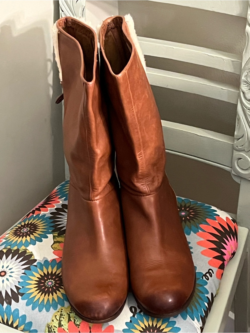 UGG S/N 1005883 Pull-on Boots Whiskey Brown.